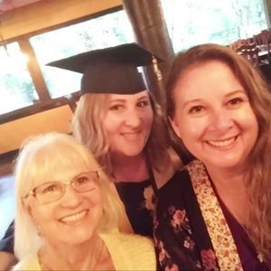 Meet your Posher, Apryl